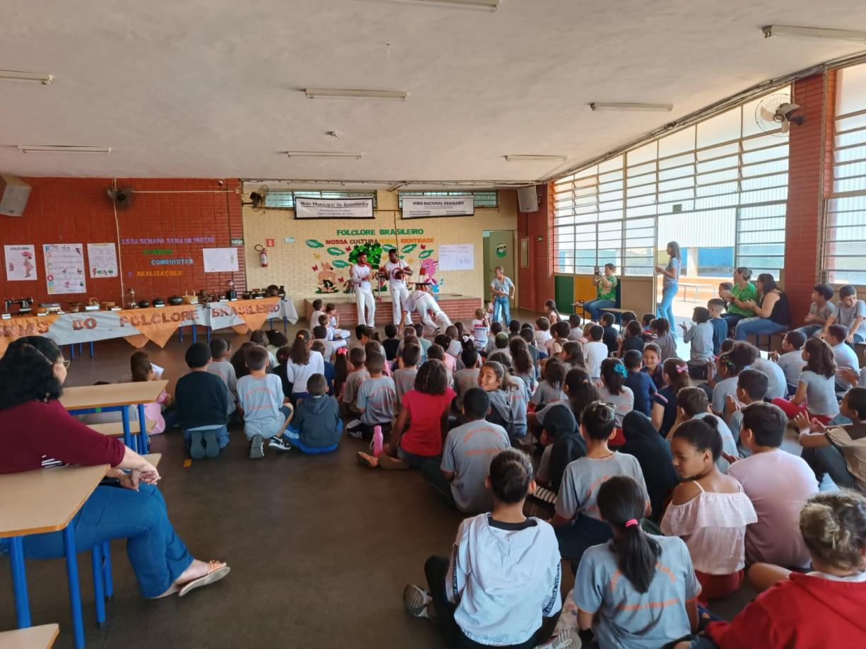 Folclore na Escola Municipal Bairro Limoeiro