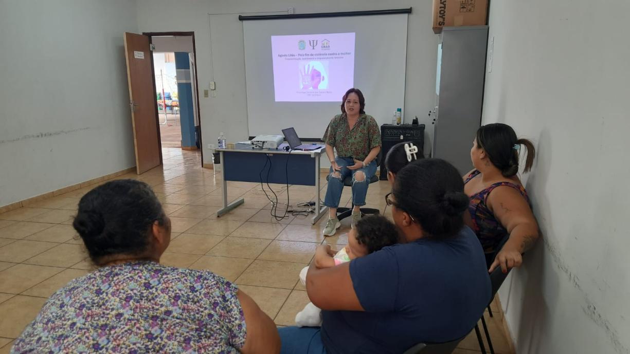 Ocorre no CRAS a reunião socioassistencial com mães e responsáveis do grupo PAF