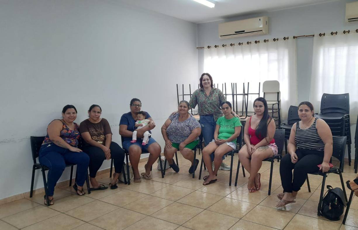 Ocorre no CRAS a reunião socioassistencial com mães e responsáveis do grupo PAF