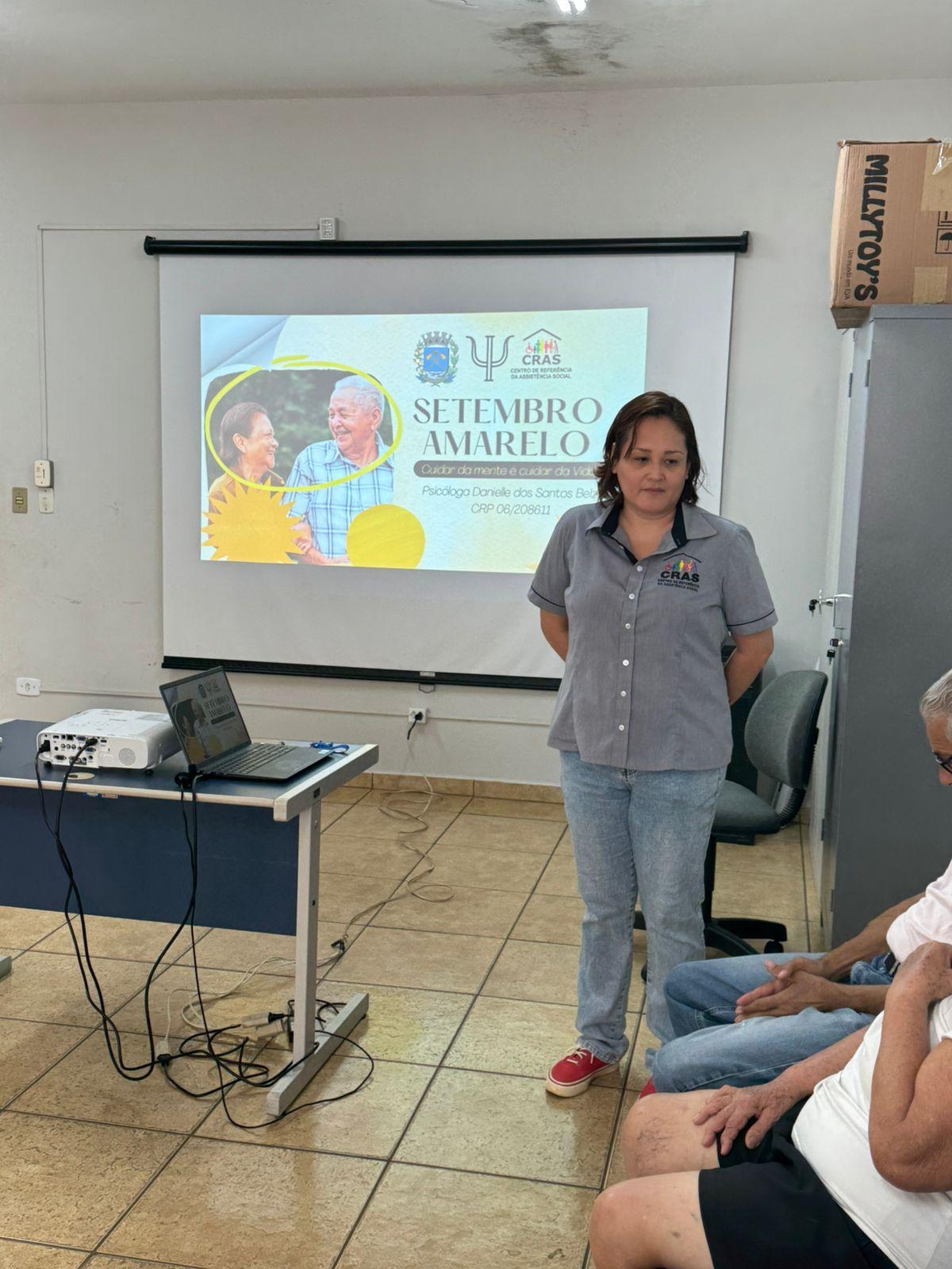 Reunião socioassistencial com os participantes do grupo SCFV