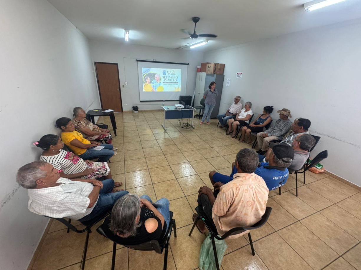 Reunião socioassistencial com os participantes do grupo SCFV