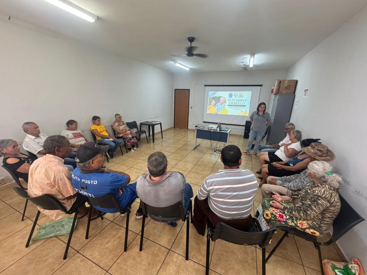 Reunião socioassistencial com os participantes do grupo SCFV