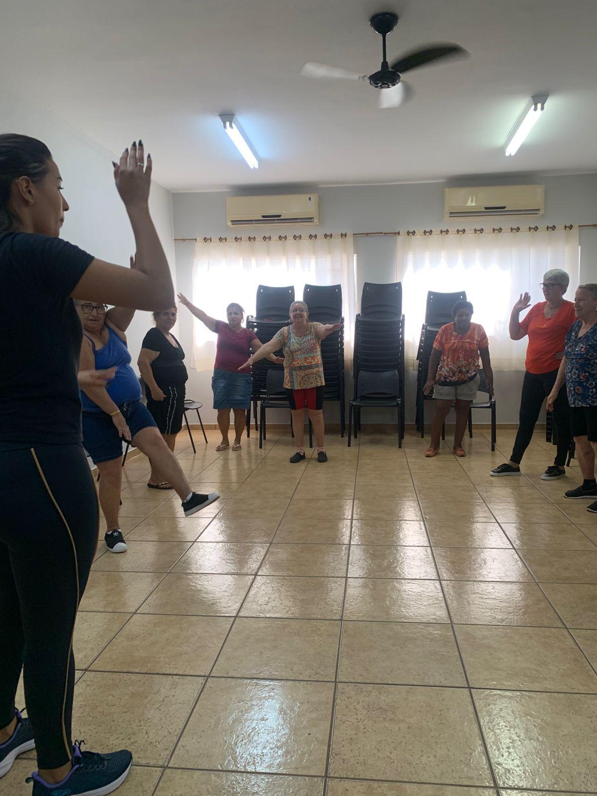 Oficina de Alongamento nas dependências do CRAS