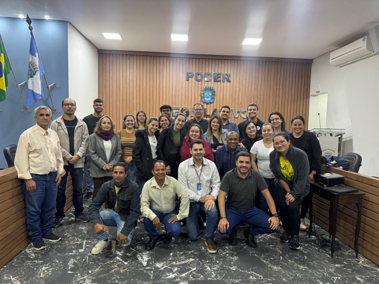 SERVIDORES PÚBLICOS DO SETOR DA SAÚDE RECEBEM PALESTRA DO SEBRAE