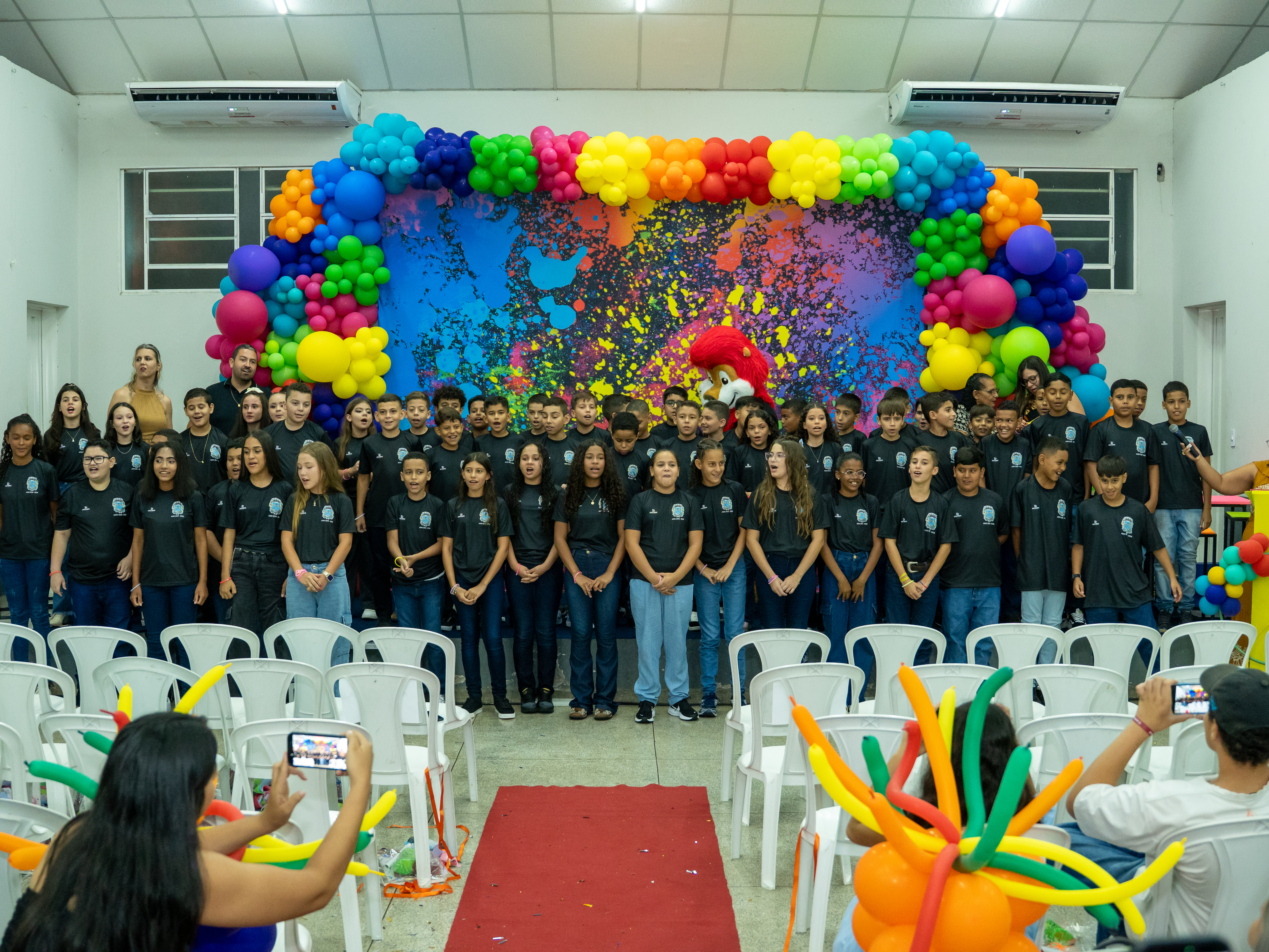 Formatura dos 5º anos da EMEF Profª Neide Odete Maschio Ronqui é realizada no CCI