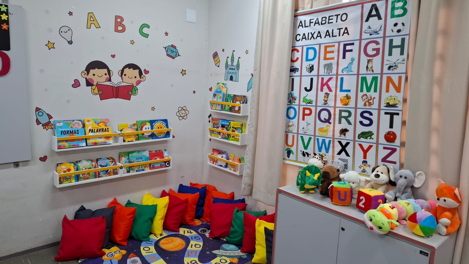 Educação Infantil de Guzolândia ganha Cantinhos de Leitura para estimular o hábito da leitura desde a Primeira Infância.