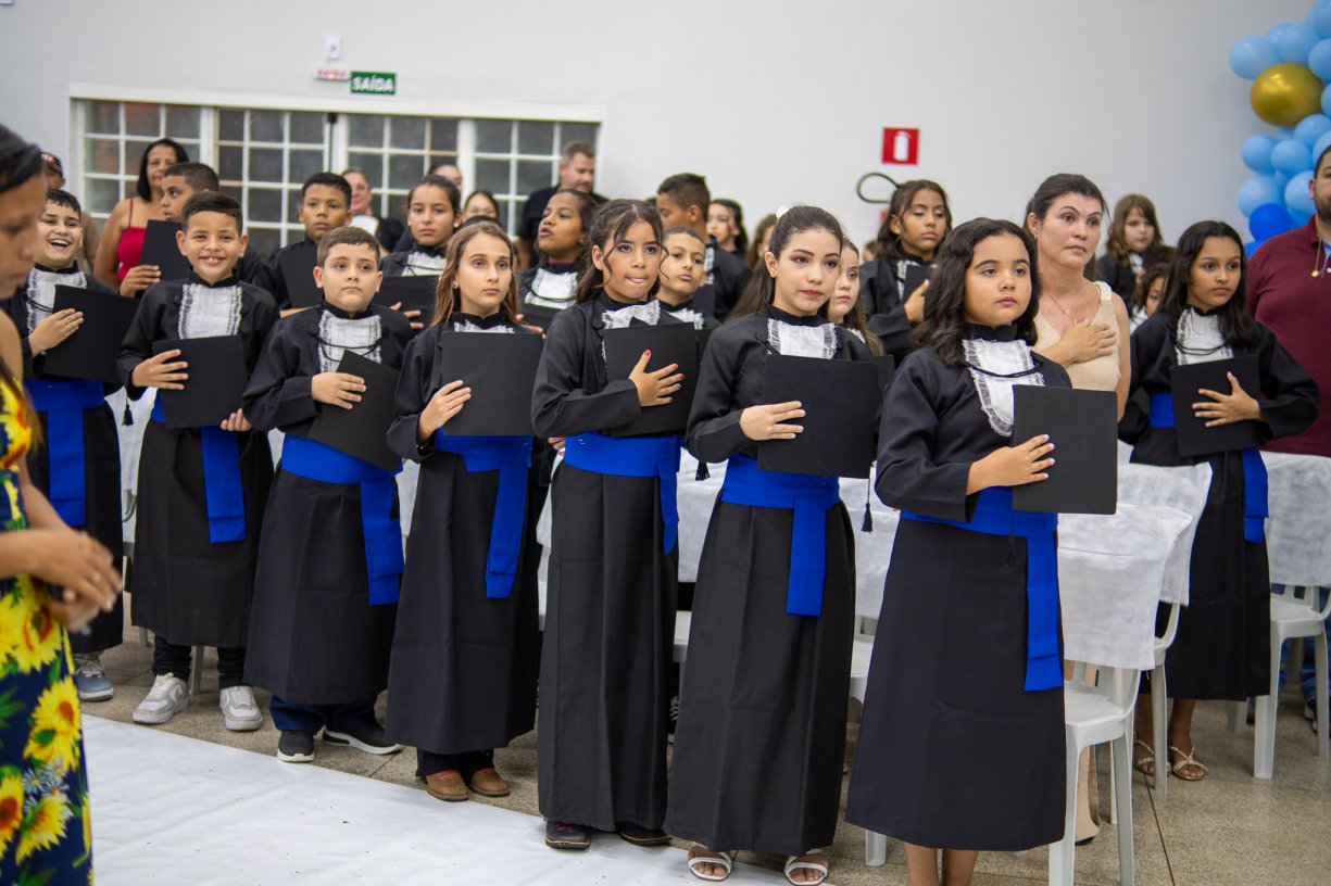 Formatura - EM Bairro Limoeiro