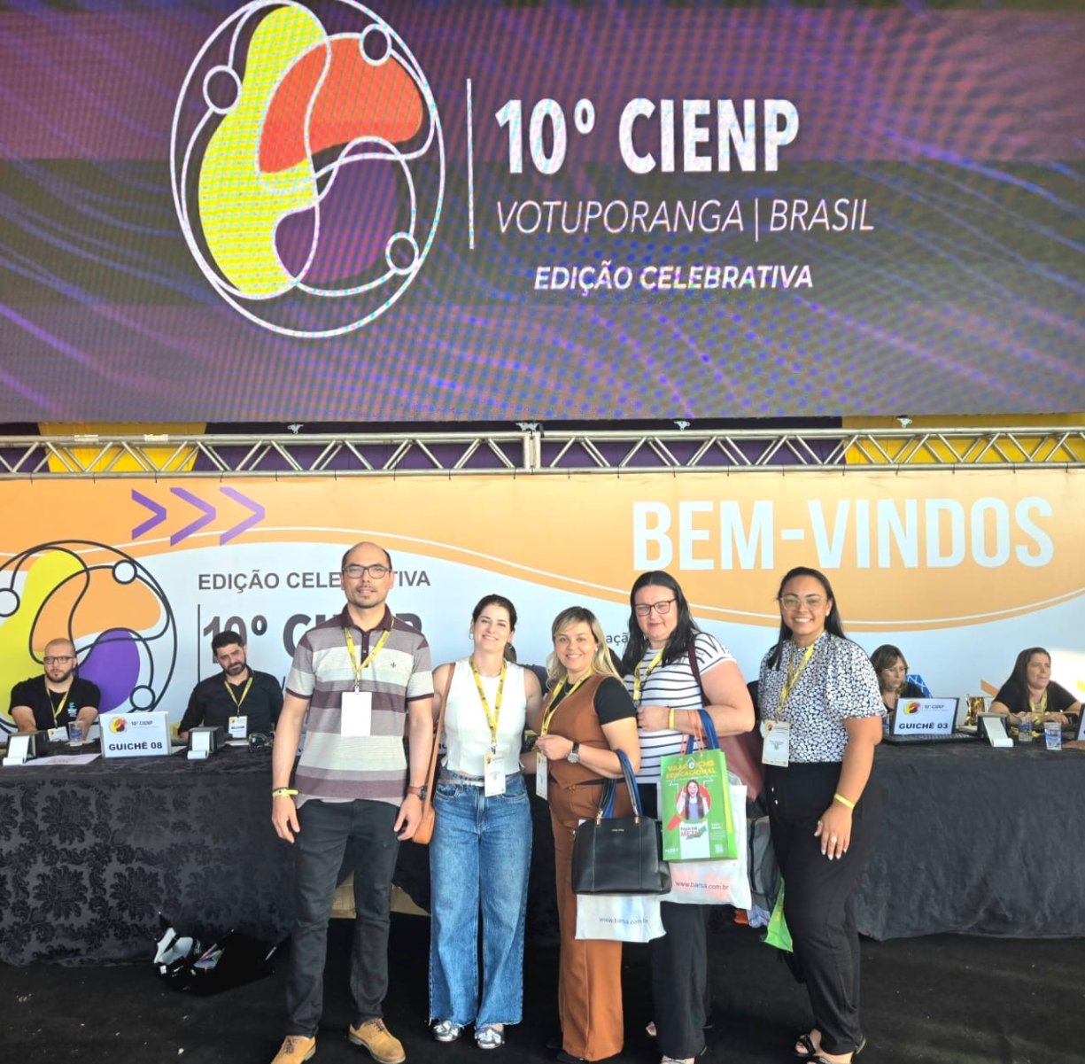 Equipe educacional de Guzolândia participa do 10 CIENP em Votuporanga 