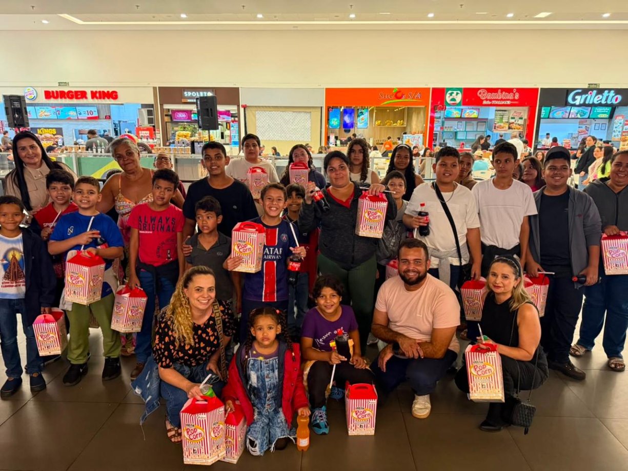 Serviço de Convivência e Fortalecimento de Vínculos com crianças de 06 a 15 anos participam de passeio de férias com o CRAS