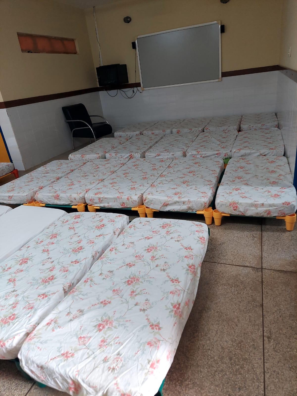 O Departamento Municipal de Educação adquiriu 25 Caminhas para atender as crianças da Educação Infantil na EMEI Ana Maria Tim Cezaro.